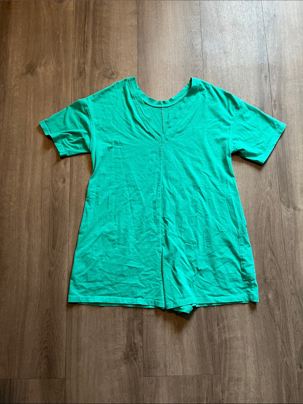 Fashion Brand Company Women's Short-Sleeve V-Neck Tee in Teal Green